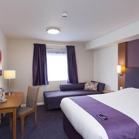 Premier Inn Cardiff North Exterior foto